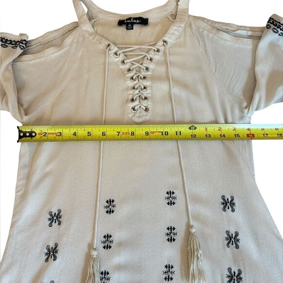 Lulus To the Sea Light Beige Embroidered Cold Shoulder Dress Womens Size Medium - Picture 13 of 14